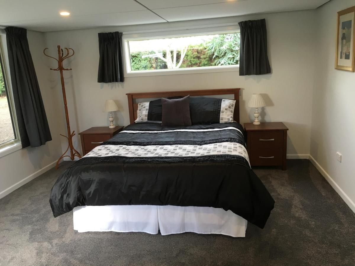 Fergus Hideaway Villa Te Anau Exterior foto